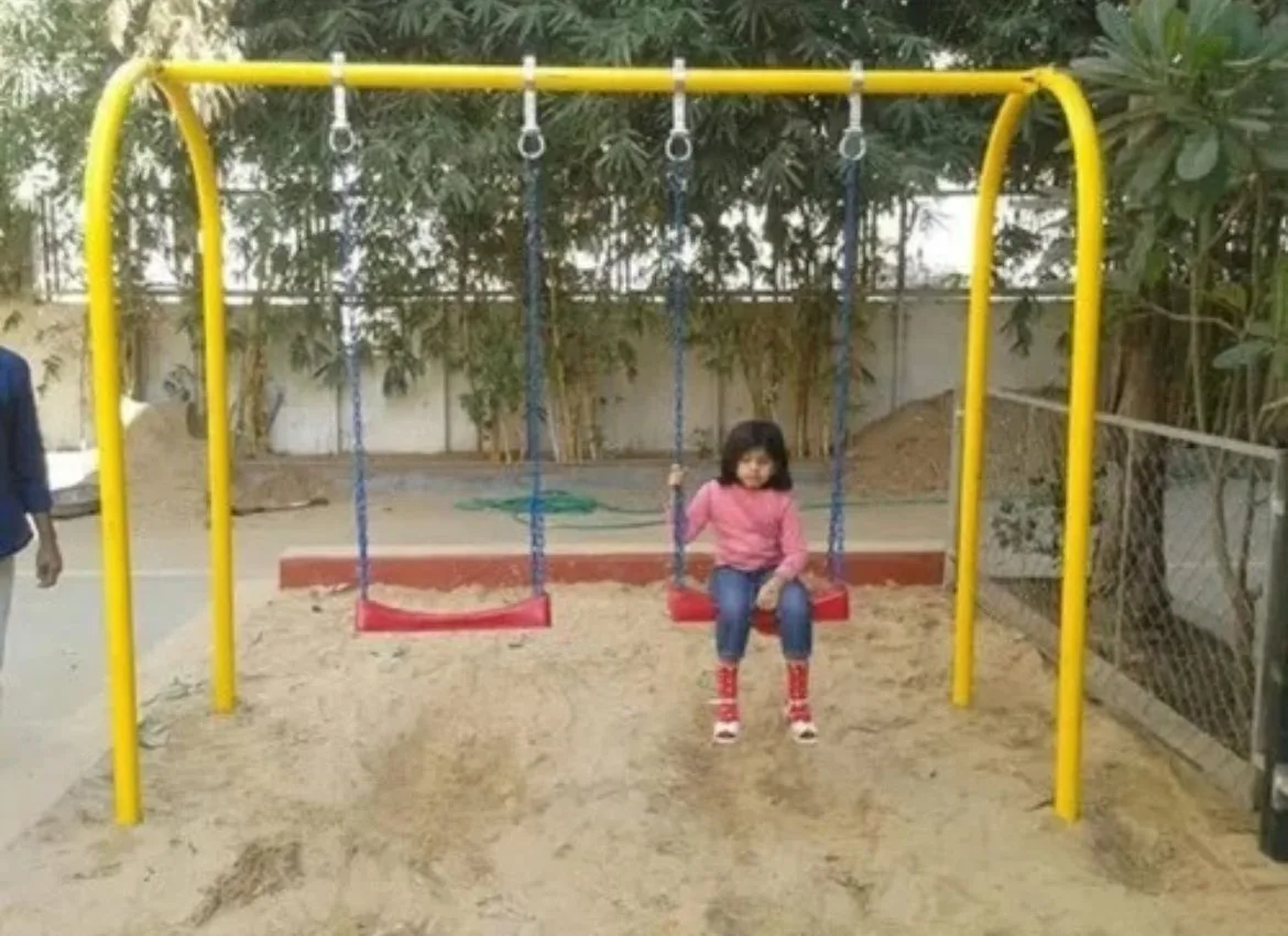 Large U Swing